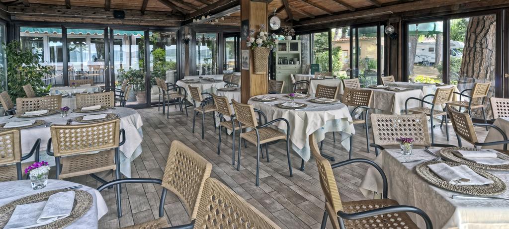 Hotel Kursaal Passignano sul Trasimeno Dış mekan fotoğraf