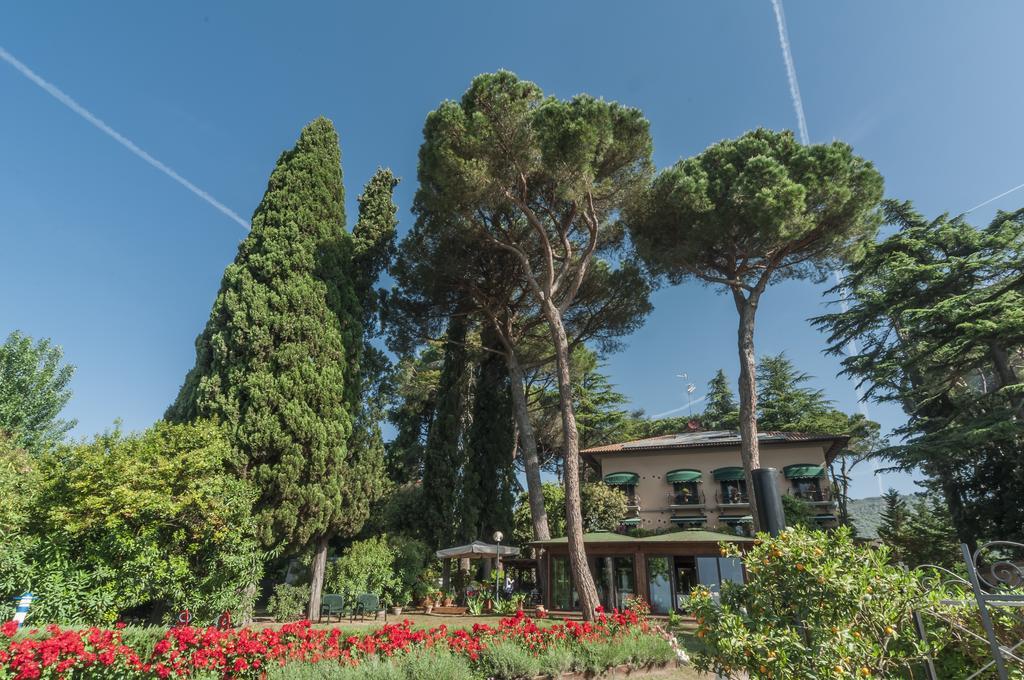 Hotel Kursaal Passignano sul Trasimeno Dış mekan fotoğraf