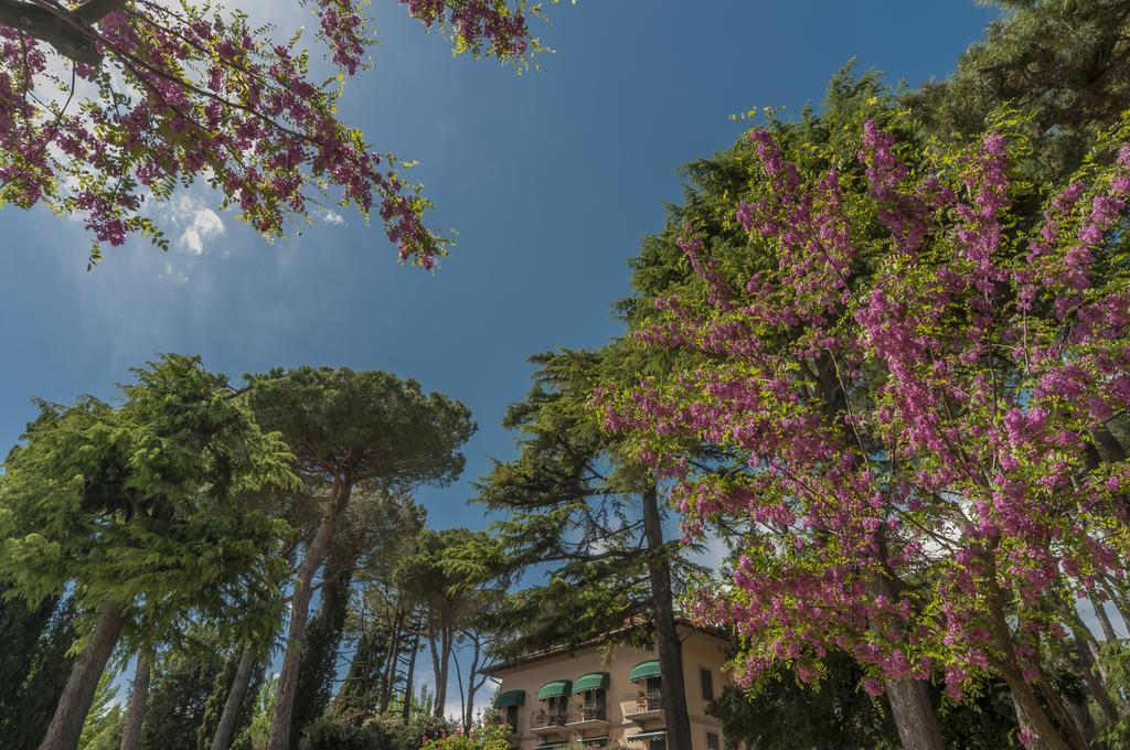 Hotel Kursaal Passignano sul Trasimeno Dış mekan fotoğraf