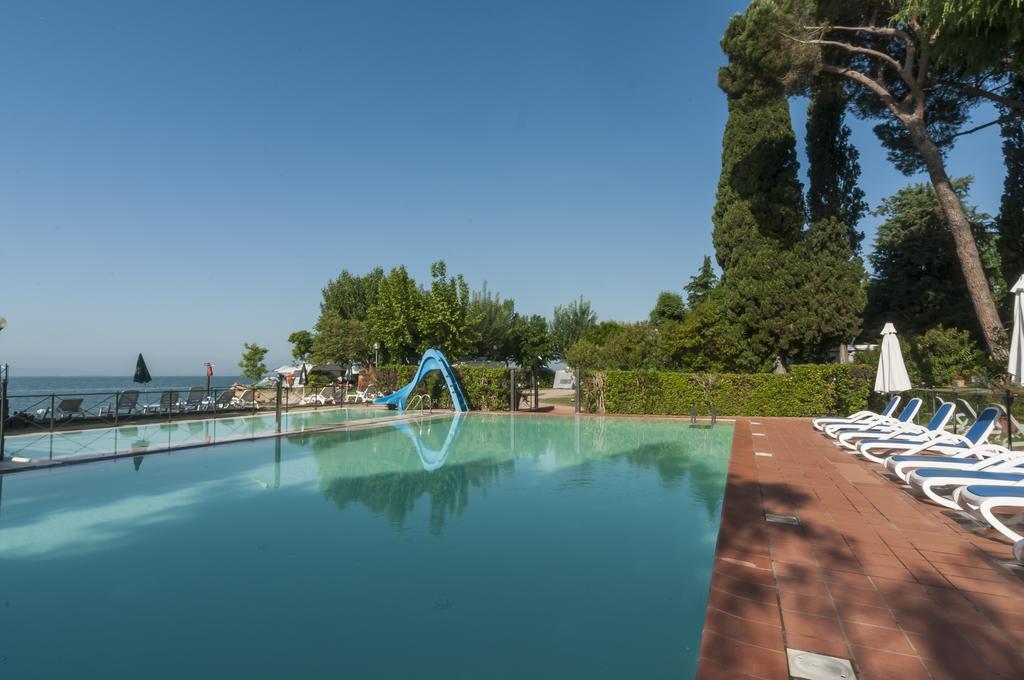 Hotel Kursaal Passignano sul Trasimeno Dış mekan fotoğraf