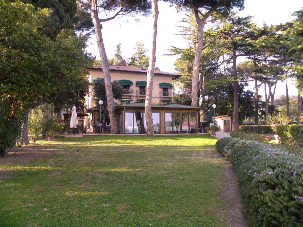 Hotel Kursaal Passignano sul Trasimeno Dış mekan fotoğraf